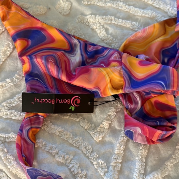 Berry beachy one piece - Picture 3 of 6